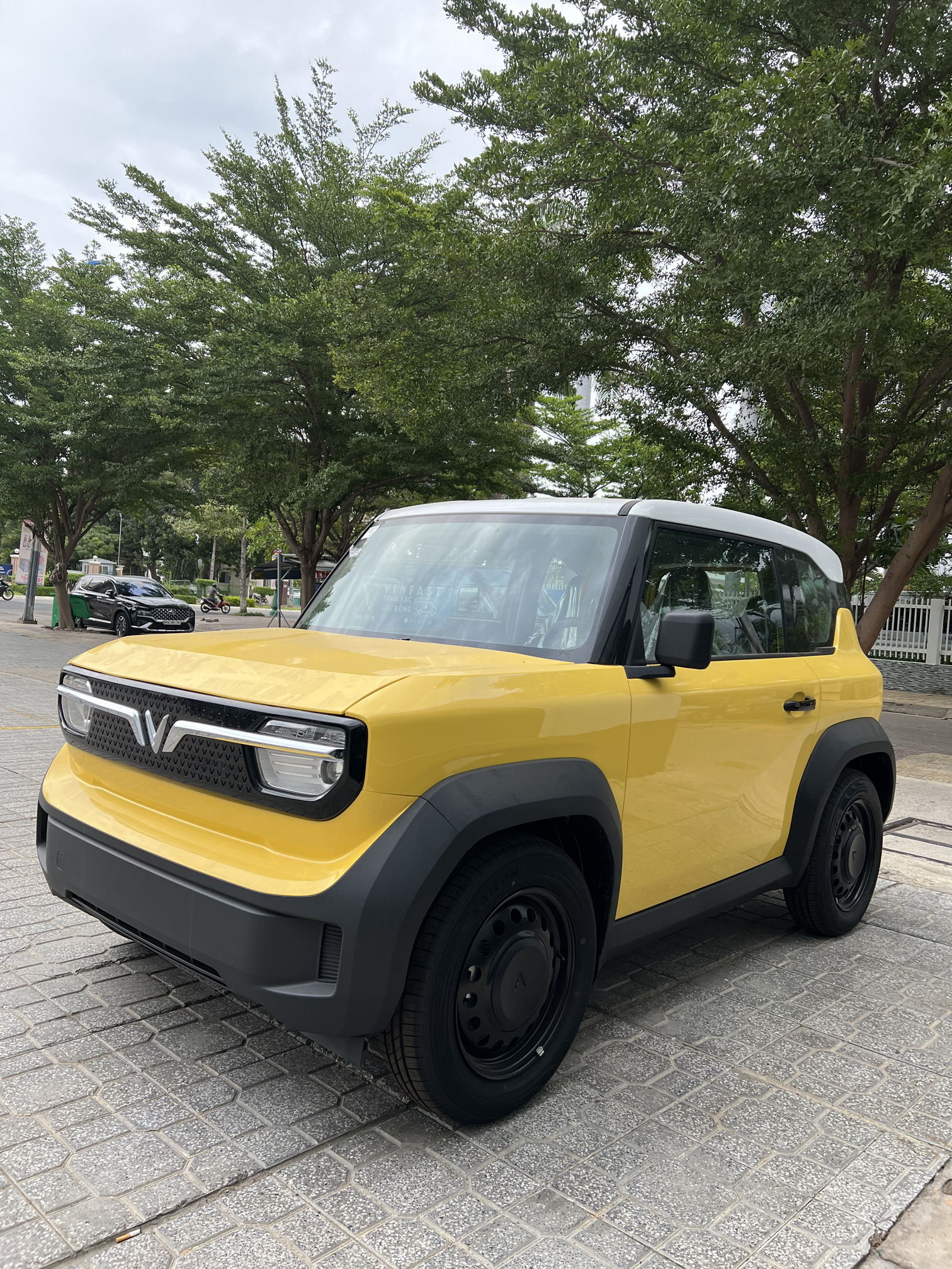 VF 3 Màu Vàng